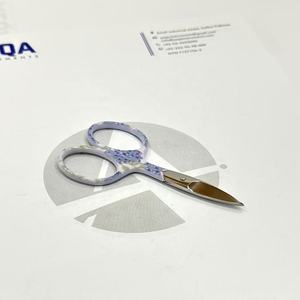 Tijeras de bordado de cigüeña con revestimiento semiimpreso de todos los colores al por mayor, tijeras de corte de hilo y cizalla disponibles en todos los colores - Product Image 1