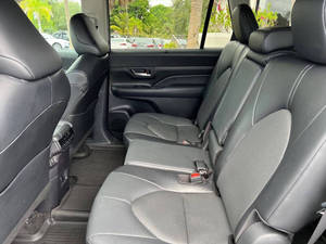 Véhicule d'occasion de haute qualité, SUV crossover de taille moyenne 2025, transmission automatique, intérieur haut de gamme, à vendre en provenance du Japon - Product Image 4