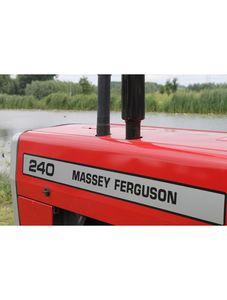 Tractor de Ruedas Massey Ferguson 240 Usado con Más de 50,000 Horas de Uso, Origen Francia - Product Image 2
