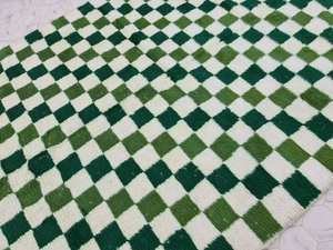 Tapis en laine moelleux Beni Ourain personnalisé fait à la main conception à carreaux marocains haute pile pour la décoration intérieure de luxe pour le salon - Product Image 4