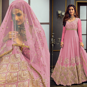 Tissu net robe de broderie lourde Style pakistanais Salwar Kameez pour dames fête porter produit en vrac fait à la main - Product Image 1