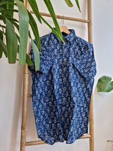 Chemise en coton décontractée pour hommes, imprimé à la main indien, respirant et confortable pour le jardin et la plage. - Product Image 2