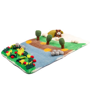 Alfombra de juego de fieltro hecha a mano con diseño de oso, árboles, Río y granja, juguete Montessori educativo, alfombra de actividades de fieltro de lana para niños - Product Image 4