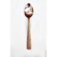 Couverts en laiton fait à la main cuillère à café pour la maison et l'hôtel conception de poisson taille personnalisée petite cuillère faite à la main pour la cuisine et le dessus de table