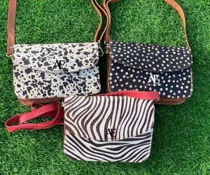 กระเป๋าสะพายไหล่หนังขนสัตว์พิมพ์ลายสัตว์สไตล์ตะวันตกใหม่คุณภาพสูงแฟชั่นหนังขนสัตว์หนังแท้คุณภาพสูงสายสะพายข้าง - Product Image 1