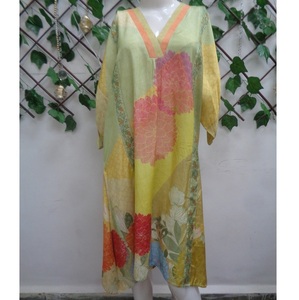 Vêtements ethniques tendance les plus vendus à la demande Kurta imprimé longueur au genou pour femmes à vendre au meilleur prix - Product Image 1