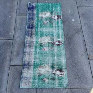 Alfombra de 1.6x3.9 pies, Alfombra Turca Vintage, Alfombra Marroquí de Lana Azul Verde - Product Image 1