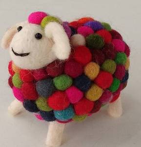 Boule de mouton colorée en feutre - Product Image 1