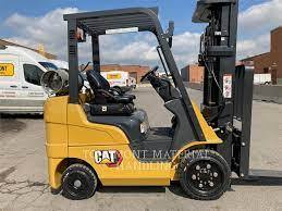 Chariot élévateur à fourche Cat GP25K à vendre Économisez gros sur des ascenseurs de haute qualité Excellent pour la manutention et les tâches de levage lourdes - Product Image 4