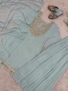 Conjunto de Salwar Kameez con Dupatta, de corte recto, con bordado multicolor y detalles de espejo, exquisitamente diseñado, para bodas. - Product Image 3
