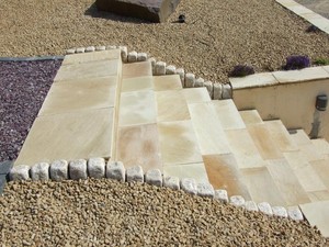 Dalles et plaques de carrelage en granit noir Gwalior Chittor, surface brossée, design brique et bande, moderne, pour terrasse - Product Image 5