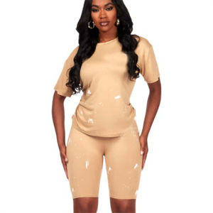 Conjunto de Camiseta y Pantalones Cortos Deportivos para Mujer, Suave y Cómodo, Ropa Deportiva de Dos Piezas a la Moda, Talla Personalizada, Conjunto de Fitness Cómodo - Product Image 1