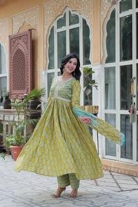 Costume décontracté ethnique de style indien Offre Spéciale les femmes robe imprimée pur coton imprimé Anarkali robe et bas avec Dupatta - Product Image 2