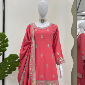 ปาร์ตี้ที่สวยงามสวมด้านบน-ด้านล่างและ dupatta กับด้ายที่มีการทำงานตามลำดับ - Product Image 1