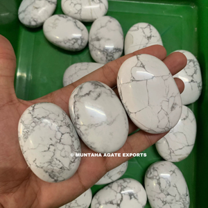 Piedra de Palma de Cristal Pulida a Mano de Alta Calidad y Piedra de Masaje en Venta, Tema de Mascota de Cristal - Product Image 1