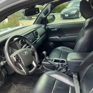 Camioneta Trendy Taco ma Turbo con Asientos de Cuero, Interior Oscuro, Volante a la Izquierda - Product Image 3