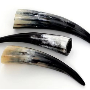 CORNE À BOIRE VIKING PERSONNALISÉE AGATE GRANDE corne de buffle personnalisée VIKING pour boissons corne à boire pour l'occasion de Noël - Product Image 1