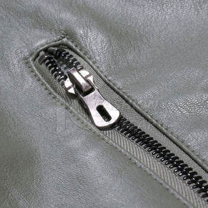 Chaqueta de invierno para hombre con diseño personalizado 2024 de cuero grueso con cierre de cremallera y tinte liso a la venta. - Product Image 4