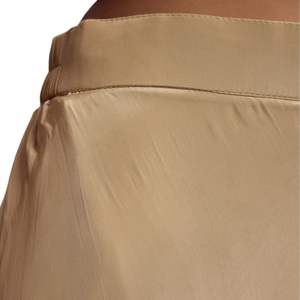 Costume Palazzo en filet beige avec broderie moti et coupe Dana, vente en gros de vêtements ethniques pour femmes, fournisseur en vrac d'usine de vêtements OEM - Product Image 6