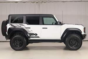 Ford Bronco Raptor 2022, SUV Automático con Techo Corredizo, Faros Delanteros, Cámara Trasera de 360°, Asientos Eléctricos - Product Image 3