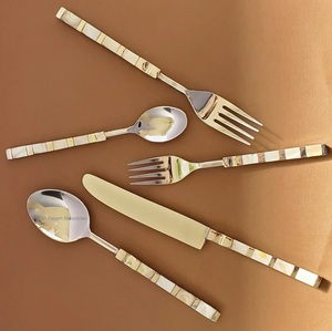 Ensemble de couverts en métal plaqué argent avec poignée en nacre pour ensembles de couverts de vaisselle de table d'hôtel et de mariage - Product Image 5
