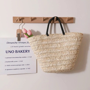 Sac fourre-tout en paille de maïs tissé à la main, grand panier tissé naturel avec doublure en toile, poignée noire et design écologique - Product Image 1