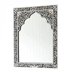 กระจกติดผนังฝังกระดูกกระจกเหล่านี้ทำด้วยมือด้วยชิ้นส่วนของกระดูกและเรซินมักจะอยู่ในรูปแบบดอกไม้หรือรูปทรงเรขาคณิต - Product Image 1