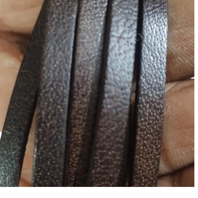 สีน้ำตาล