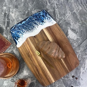 Planche à découper en bois de résine unique Accessoire de cuisine accrocheur pour la présentation des aliments Planche à fromage à vendre - Product Image 4