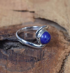 Pierre précieuse d'excellente qualité de forme ronde Bague Lapis Lazuli Bague en argent sterling 925 Bague faite à la main Design classique pour femmes Bagues - Product Image 3
