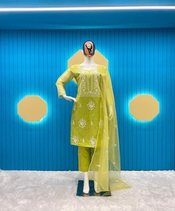 ชุดสلوار คามีซ สไตล์อินเดีย-ปากีสถาน สำเร็จรูปสำหรับผู้หญิง ผ้าโพลีเอสเตอร์ ตัดเย็บอย่างดี ชุดเดรสผู้หญิงสุดหรู มีสินค้าในสต็อก ตัวอย่างสินค้าพร้อมส่งภายใน 7 วัน - Product Image 5