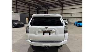 2022 4Runner SR5 V6 RWD Véhicules d'occasion haut de gamme en promotion saisonnière, transmission automatique intelligente, prêts à rouler - Product Image 3