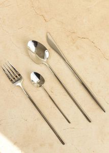 Juego de Cubiertos de Acero Inoxidable de Alta Calidad, Pulido Espejo 18/10, con Mango Elegante - Product Image 2