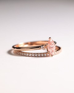 แหวนหมั้นเพชรโมอิสพร้อมเบาะตัดสีเหลืองทองสำหรับงานแต่งงานหรืองานปาร์ตี้3ct ตามสั่ง - Product Image 2