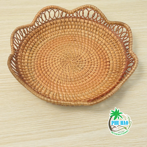 Plateau tissé rond magnifiquement conçu, parfait pour améliorer votre expérience culinaire avec des caractéristiques élégantes et fonctionnelles - Product Image 6