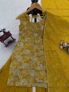 Robe traditionnelle indienne ethnique avec broderie lourde et travail de paillettes, nouvelle robe de créateur avec haut et dupatta, bas entièrement cousu à bas prix - Product Image 4