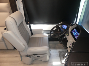 4UZAB2FC2SCWB7632 Nouveau camping-car de luxe classe A 2025 avec moteur à essence et intérieur spacieux à extension coulissante - Product Image 2