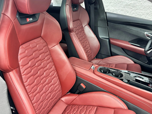 รถยนต์ออดี้ RS GT ซีดาน ปี 2024 สีขาว ระบบมอเตอร์คู่แบบซิงโครนัส ระบบขับเคลื่อนสี่ล้อควอตโตร เกียร์อัตโนมัติ ยาง R20 - Product Image 6