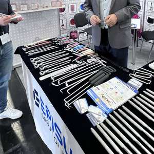 Vente en gros de pinces à sabots vétérinaires réglables en acier inoxydable sur mesure, outil de maréchal-ferrant, soins des sabots de cheval, étiquette privée et OEM - Product Image 6