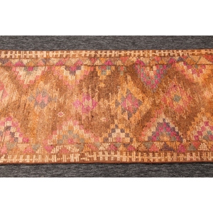 Petit tapis turc vintage 2,5x12,8 pi (75x390 cm), tapis Herki géométrique brun - Product Image 5