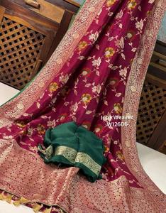 Sarees en soie de brocart à motifs floraux de couleur rose sur mesure, idéaux pour les créateurs de vêtements et les magasins de saree indien à revendre - Product Image 3