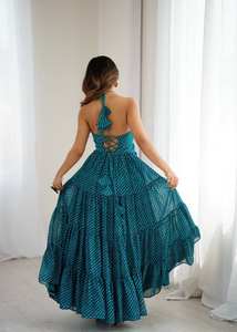 Lancement de la nouvelle robe de soirée de créateur Zain Exports en tissu GEORGETTE avec imprimé numérique et revers orné de chaînes, toutes saisons - Product Image 3