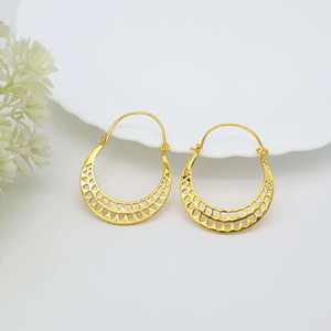 Pendientes tribales de mujer de estilo retro bohemio de diseño exclusivo Aros de latón chapados en oro de 18 quilates únicos Joyería de oreja Bohemia - Product Image 6