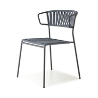 Fauteuil empilable d'extérieur avec structure métallique et siège en sangle PVC
