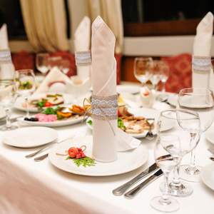 Porte-anneau de serviette en toile de jute fabriqué à la main avec un design élégant en dentelle parfait pour les mariages rustiques décor de table de vacances Offre Spéciale à manger - Product Image 6