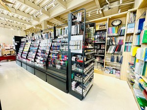 Estantes de exhibición de supermercado Estantes de comercialización masiva de doble cara 1910*900*450mm con plano posterior de orificio - Product Image 5