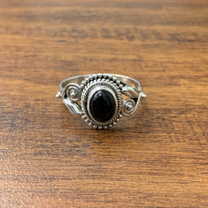 แหวนมอยส์ซาไนต์สีดำออนิกซ์ 3.8 กรัม - Product Image 1