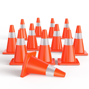 Los mejores conos de tráfico de plástico reflectantes naranjas de 28 pulgadas para seguridad para estacionamiento, entrada y construcción de carreteras, barreras de tráfico - Product Image 1