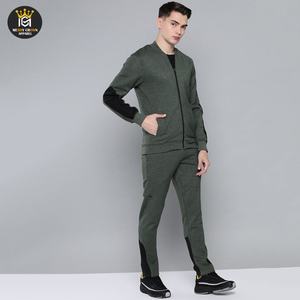 Venta caliente Hombres Jogging Suit Plus Size Chándal con logotipo impreso Suministro directo de fábrica Nuevo diseño Camisa deportiva - Product Image 6