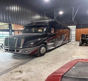 EN OFERTA: Autocaravana R-E-N-E-G-A-D-E RV XL X45BBC Modelo 2021, Usada en Excelentes Condiciones, con Alto Rendimiento, Disponible para la Venta - Product Image 3